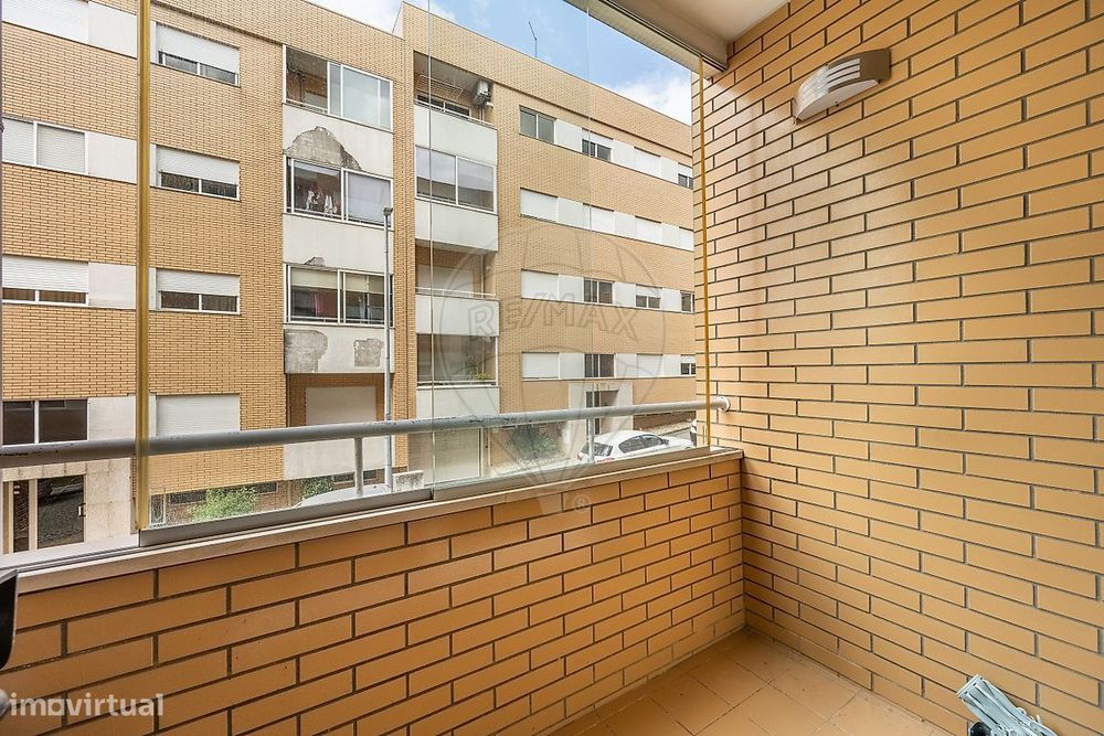 Apartamento T2 com suite e garagem fechada, em Nogueira, Braga!