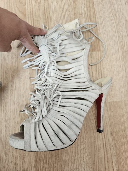 Oryginalne Louboutin szpilki sandałki