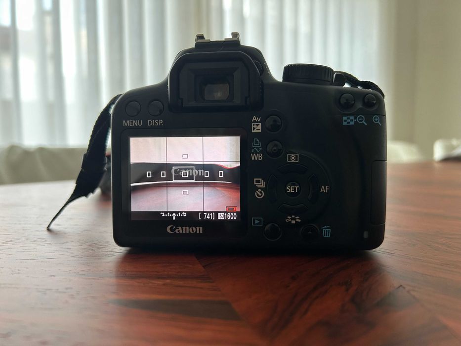 Maquina Fotográfica Canon 1000D