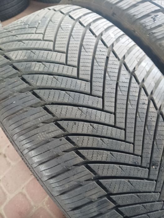 Opony całoroczne 225/40/19