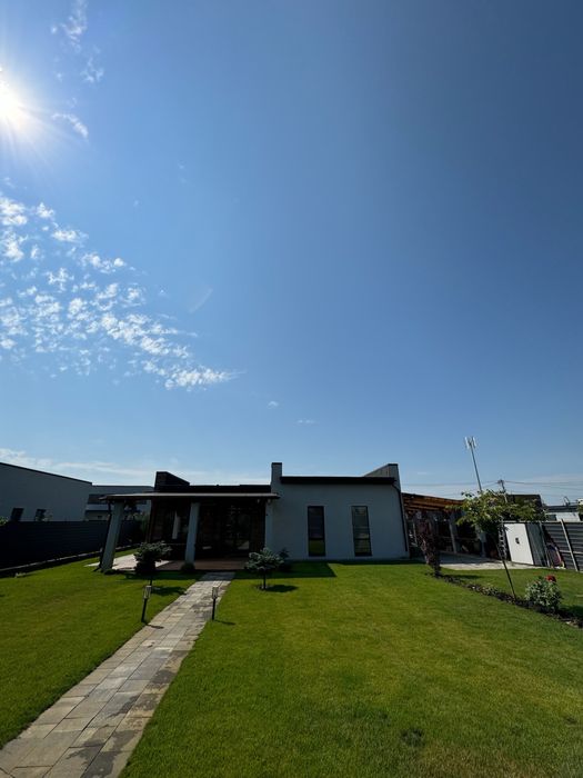 Здам будинок біля річки у Зазимʼї. Генератор !