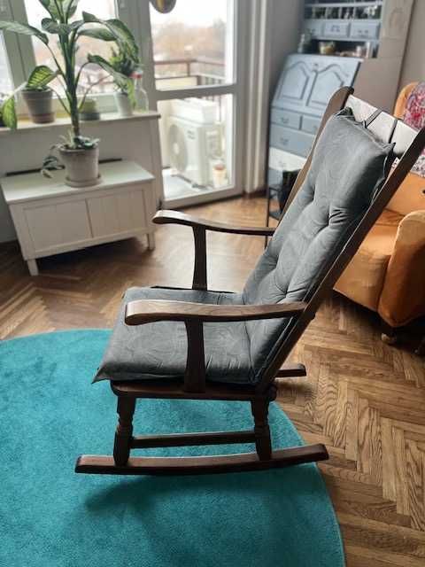 Fotel drewniany dębowy bujany