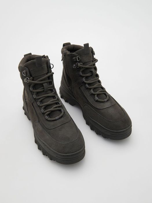 Замшеві чоловічі боти