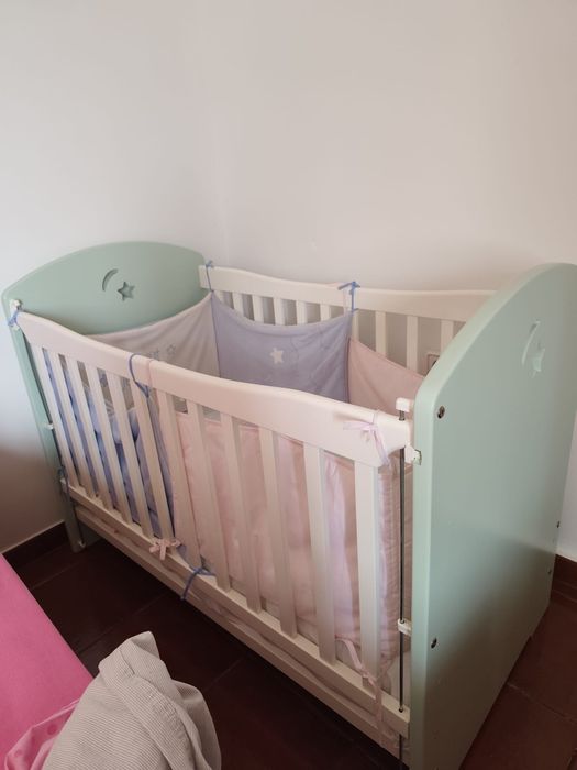Vendo cama de bebê nova
