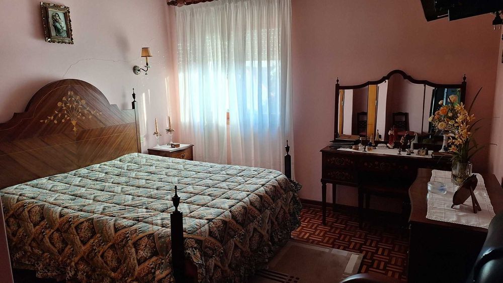 Moradia Independente no centro de Alpiarça - Oportunidade de negócio