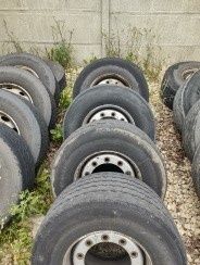Felgi naczepowe 19.5 z oponami 6 szt