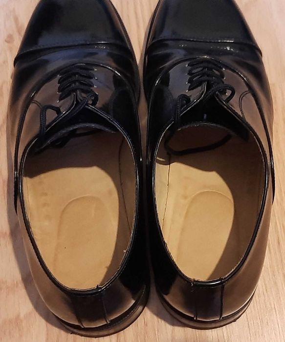 Sapatos de Polimento & Sapatos de Verniz nº39 NOVOS