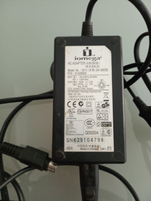 Adaptador CA iomega - Modelo DA-30C03