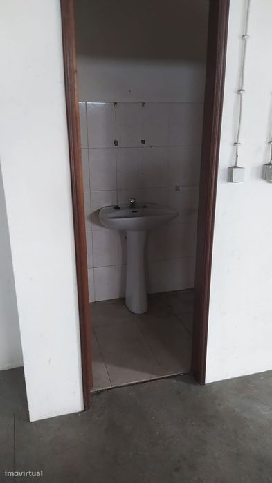 Armazém com escritório