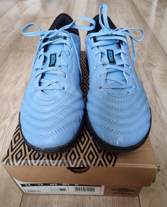 Buty halowe Umbro roz.40,5