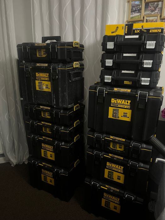 Продам інструмент dewalt девольт