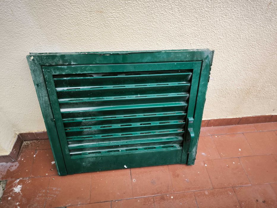 Janela de Alumínio vidro duplo com portada