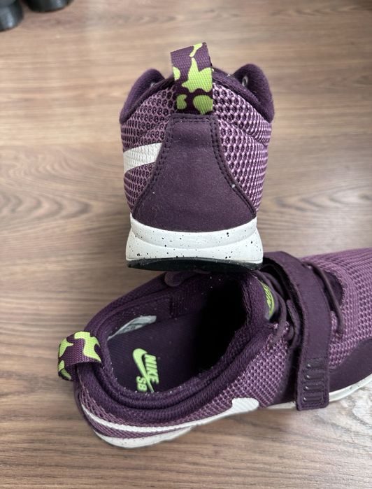 Кросівки Nike berry,40