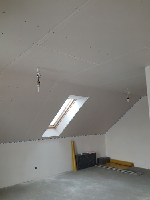 Gładzie,  Adaptacja Poddasza, Celuloza