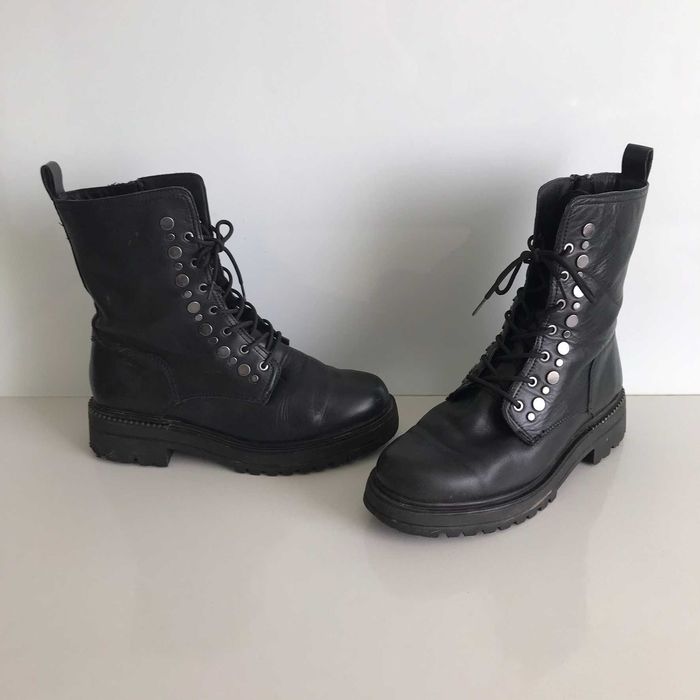 Жіночі демісезонні чоботи Tamaris