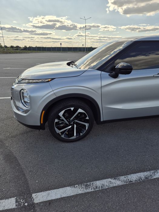Продається Mitsubishi Outlander 2022 року