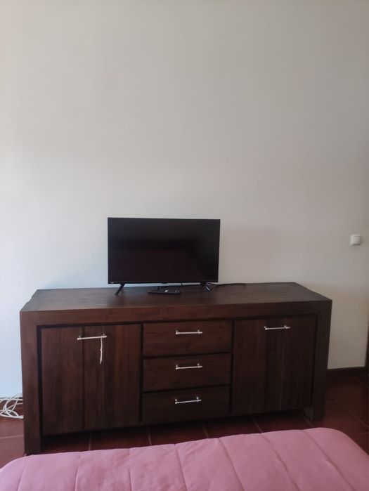 Quarto mobiliado, invidual com varanda. Despesas inclusas, contrato e recibo.