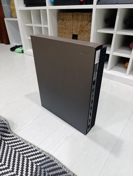 Xbox One X Edição Limitada Gold Rush 1TB