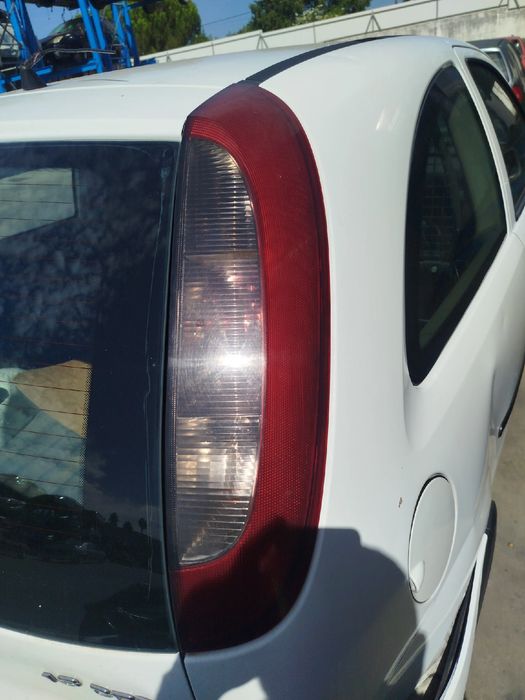 Farolim direito OPEL Corsa C