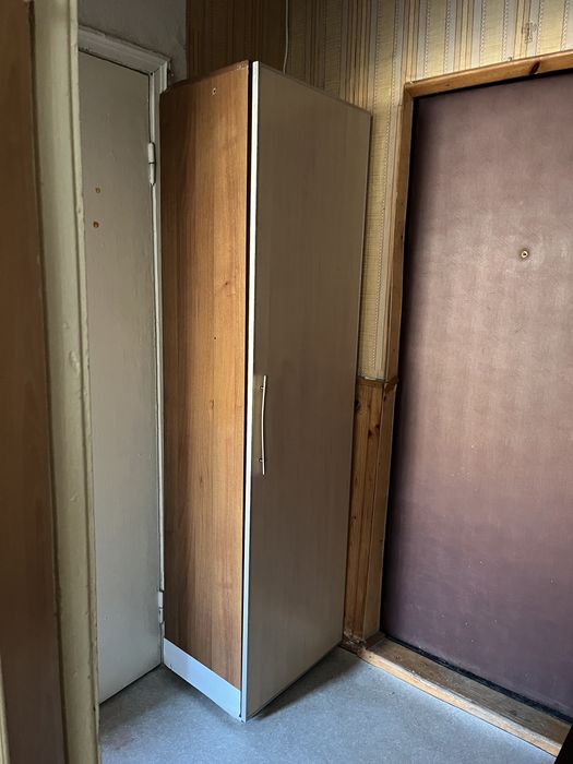 Шкаф для верхнього одягу