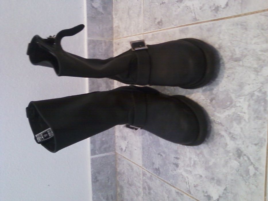 Botas Pretas Frye