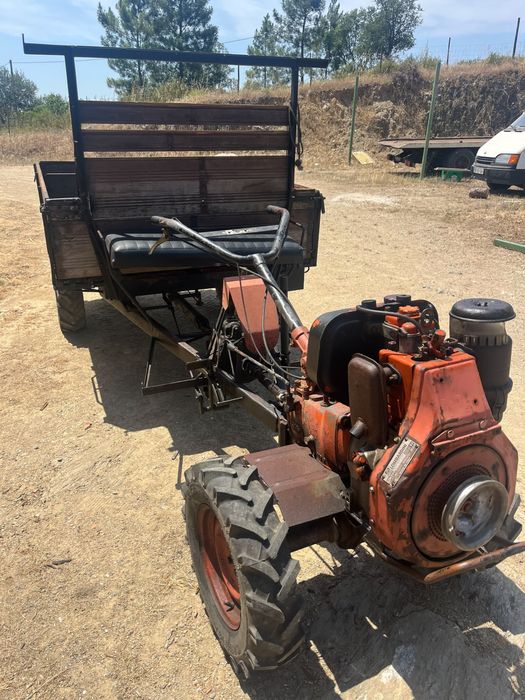 Tratorinha 4x4 motor Lombardini e caixa Forte