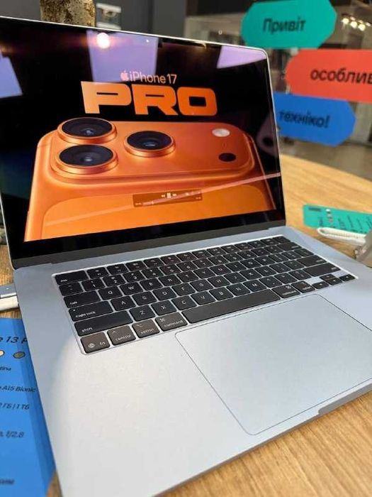 MacBook Air 15 Retina, Sky Blue , 256GB, 10 CPU / 10 GPU, 16GB RAM with Apple M4 (MC7A4) (2025) від Ябко
