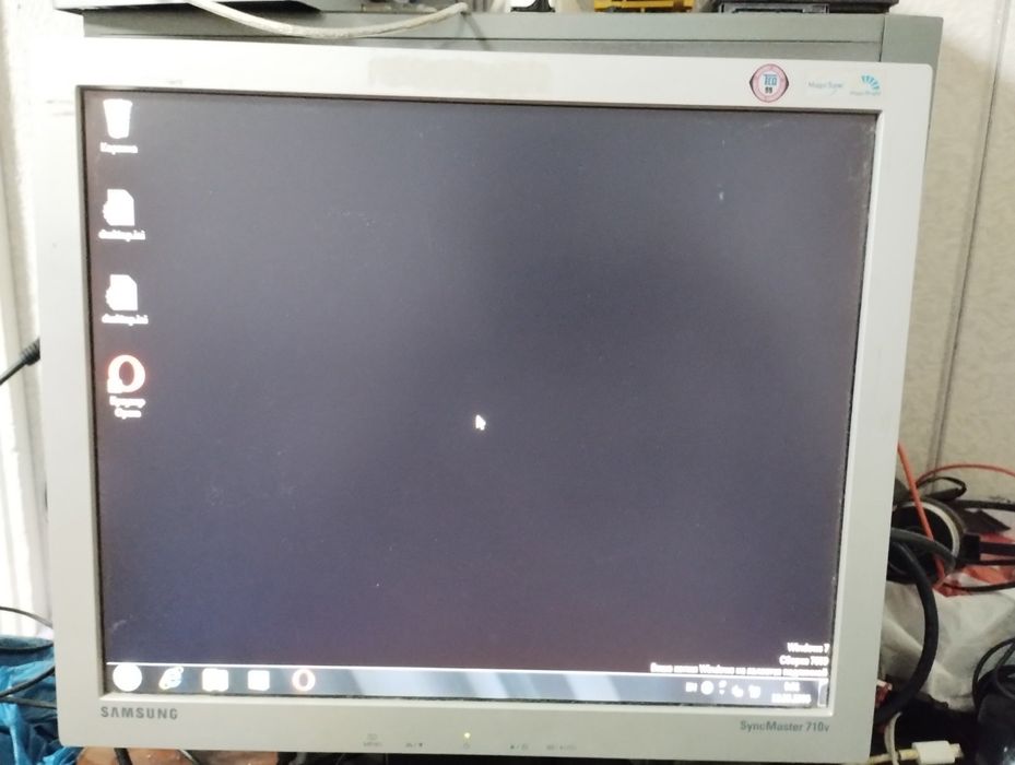 Монитор Samsung Syncmaster 710v