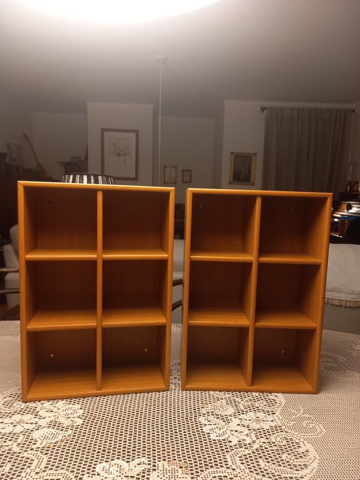 Duas caixas para arrumar CDs em madeira