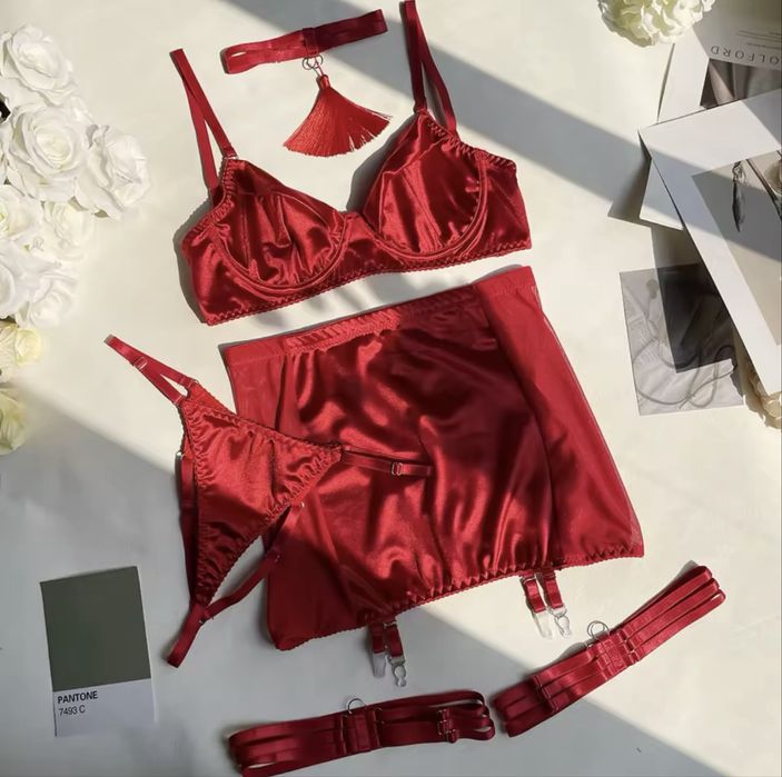Неймовірно красивий набір білизни