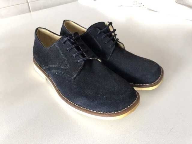 Novo - Sapatos 100% pele - Tam 33
