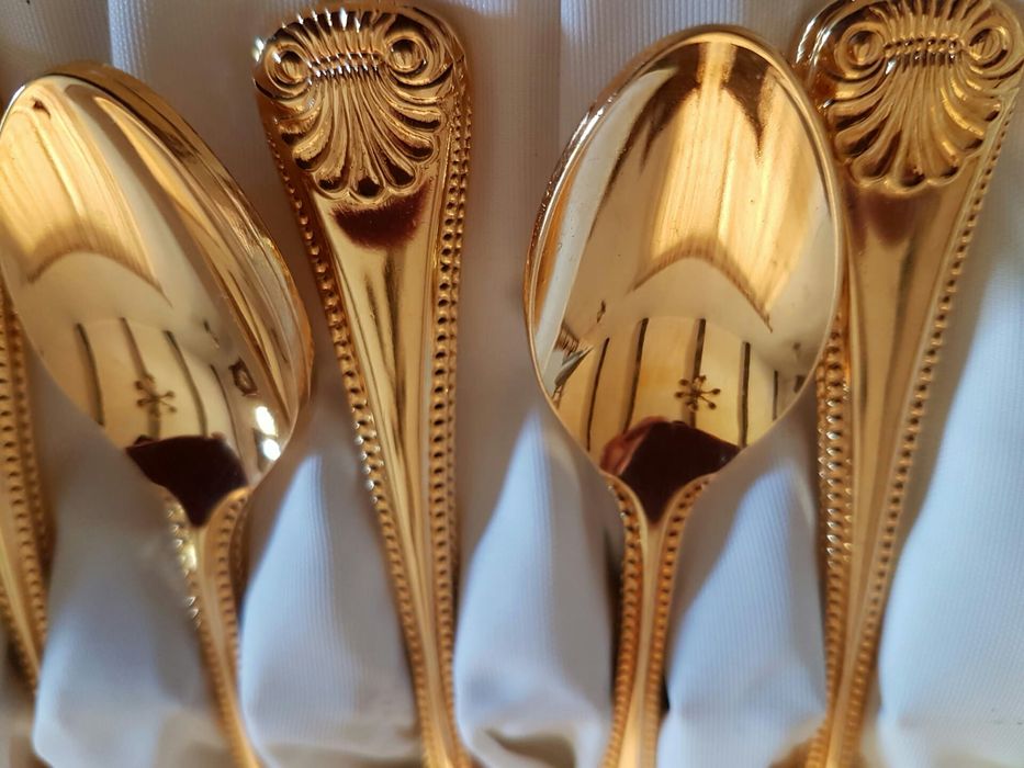 Talheres banhados a ouro