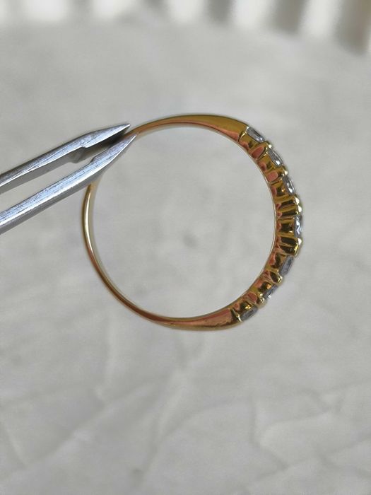 Pierścionek/obrączka z brylantami 0,25 CT / certyfikat