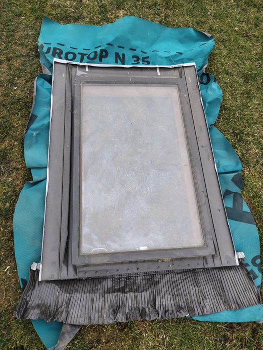 Wyłaz dachowy 50/80