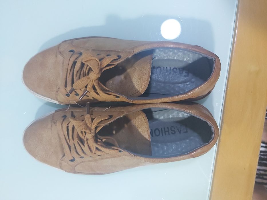 Sapatilhas de homem tamanho 43