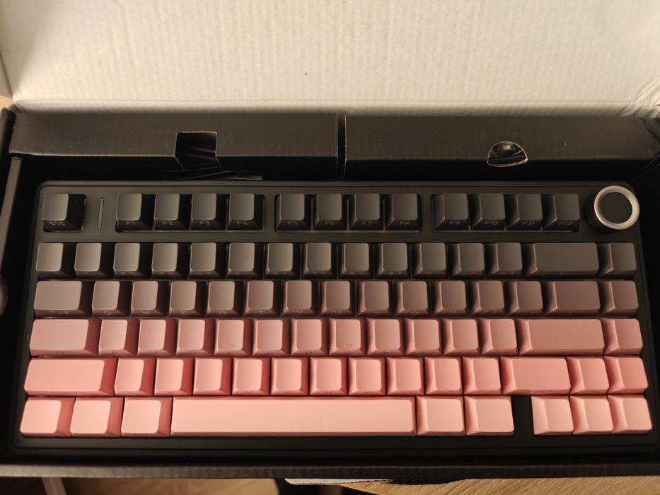 Klawiatura mechaniczna AULA F75 – Blush Pink (NOWA)