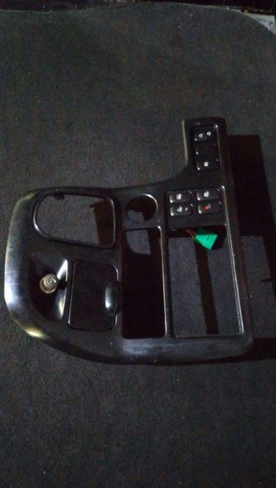 Consola Central Kia Carnival I (Up)