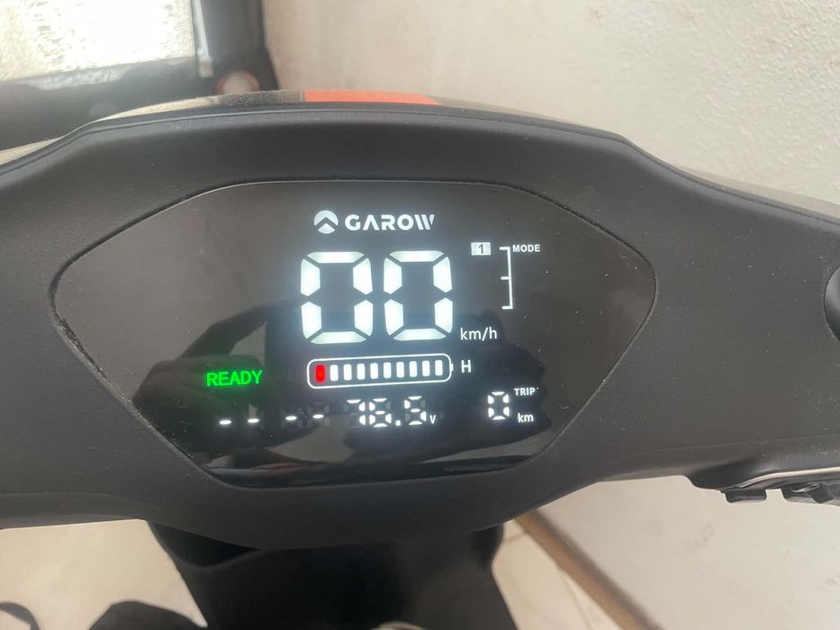 Scooter Elétrica Garow TZ100 – 2026 – Apenas 30 km!