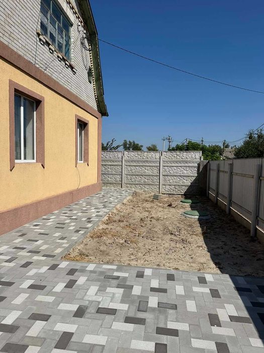 Продається гарний будинок! с. Плесецьке)