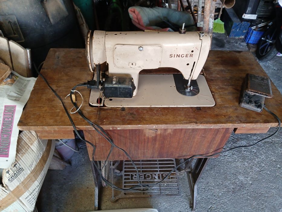 Maquina de costura antiga