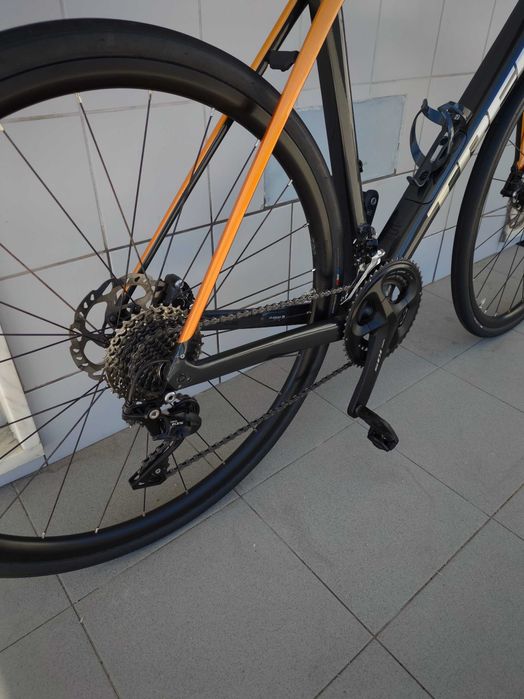 Trek Domane SL 5 - Carbono - Shimano 105 - Estado Impecável