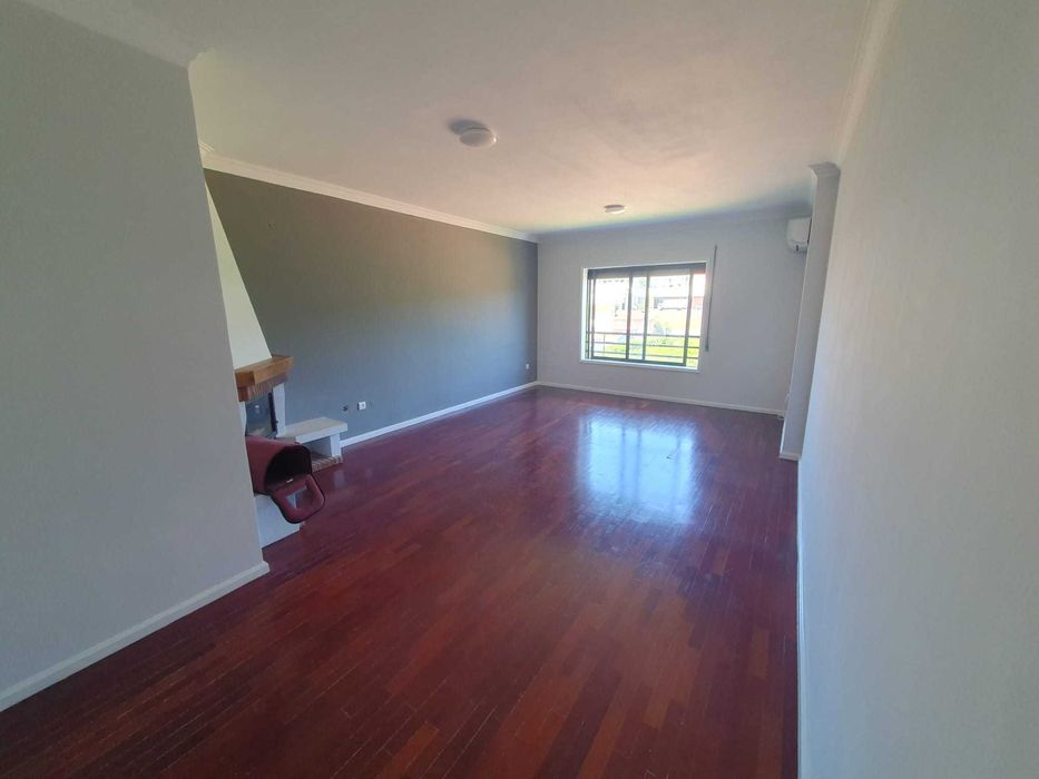 Apartamento T2 Último Piso c/ AC + Garagem | Quinta da Lousa – Valongo
