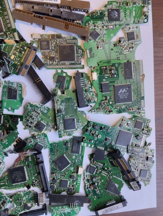 Плати жорстких дисків