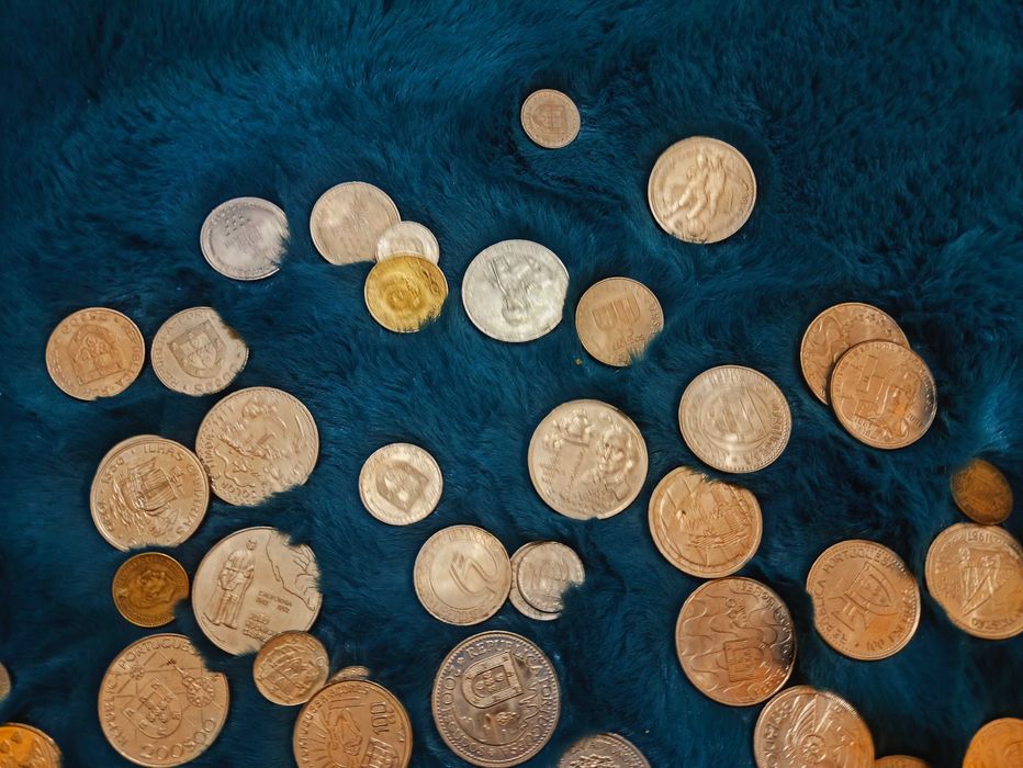 Vendo lote de 60 moedas de coleção Portuguesas antigas