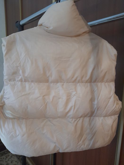 Новая жилетка женская кремовогр цвета S размер.