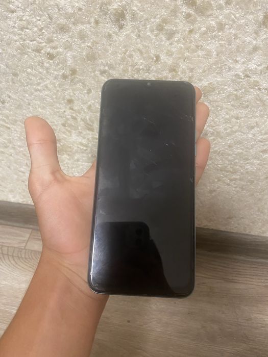 Продам телефон б/в TECNO SPARK 8P