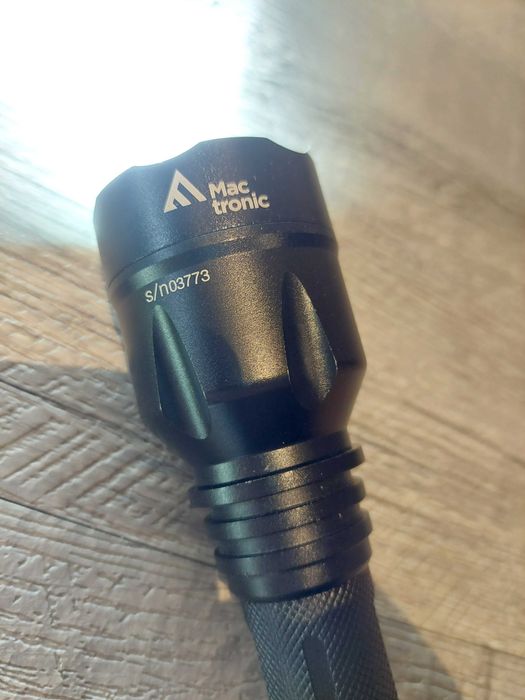 Lanterna tática LED Mactronic Black Eye - Bom estado