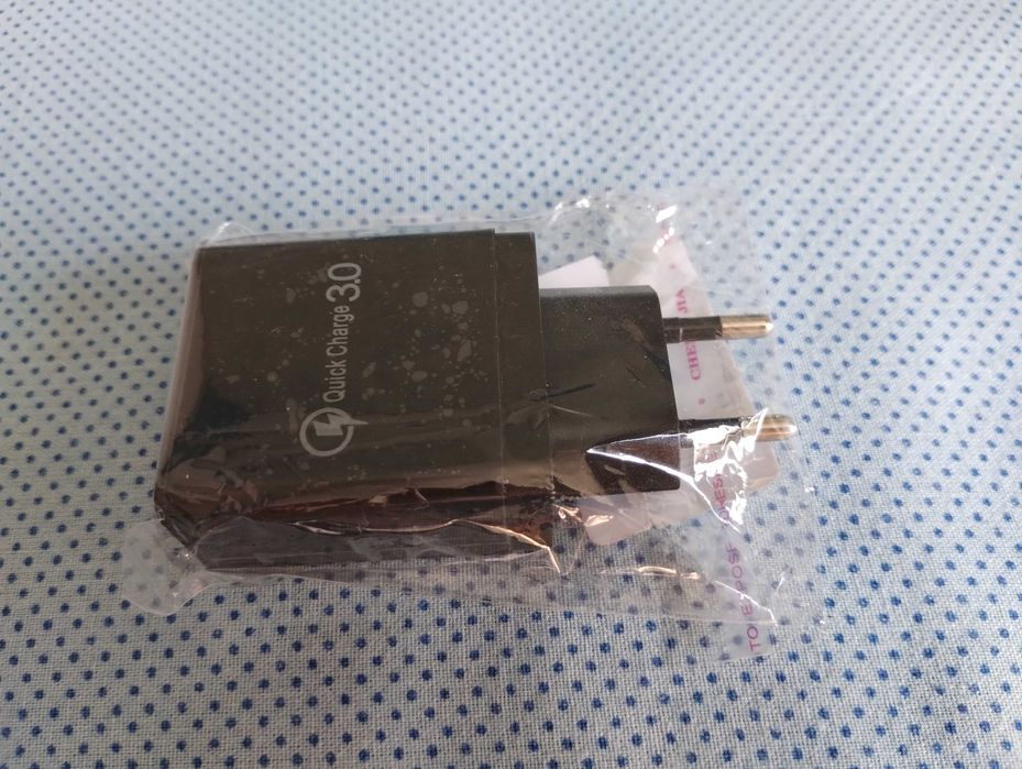 Cетевое зарядное устройство Quick Charge 3.0 /  4 порта USB