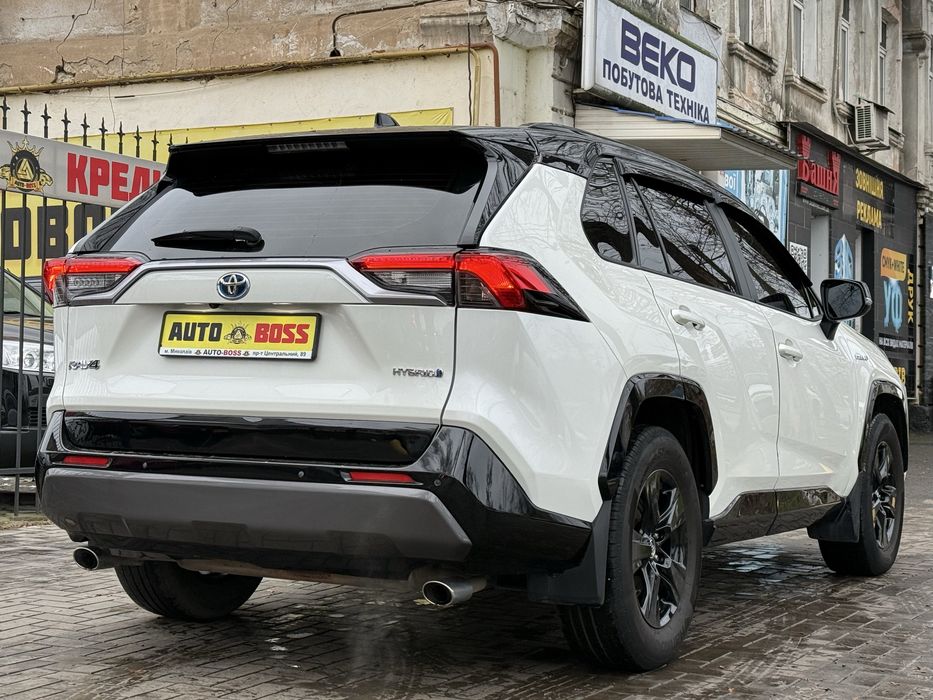 Toyota Rav4 2018 год, 2.5 гибрид!!!