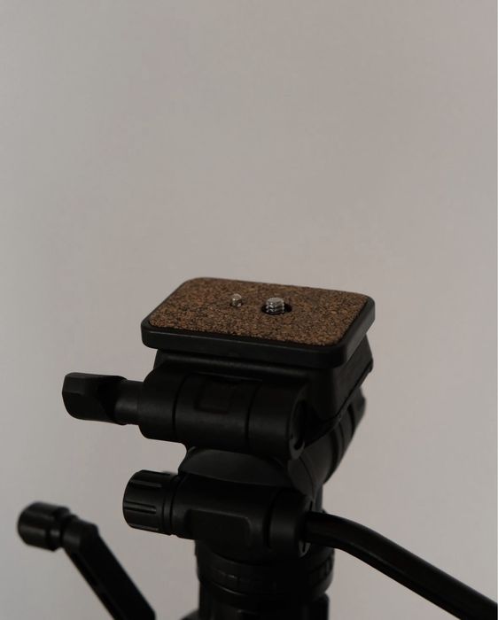 Штатив для камери